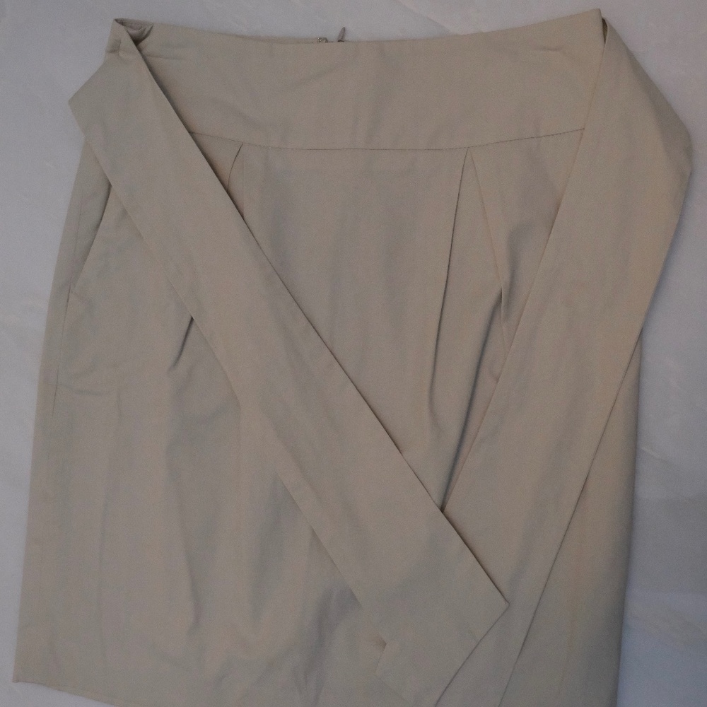Khaki Banana Republic Size 0 skirt